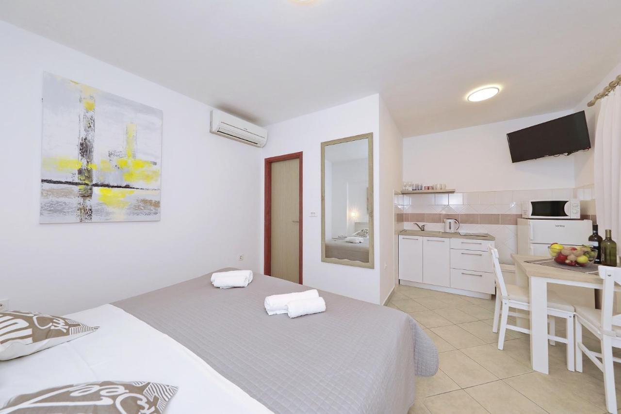 Apartmani Strpic Biograd Na Moru Exterior foto