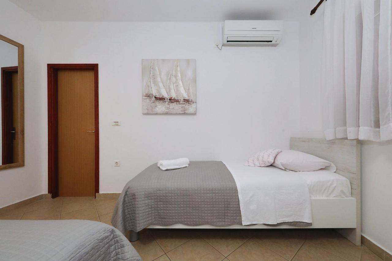 Apartmani Strpic Biograd Na Moru Exterior foto